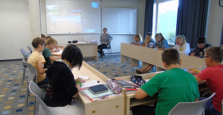 Swiss Language Club 9