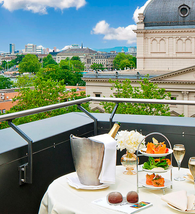 Hotel Opera banner 1